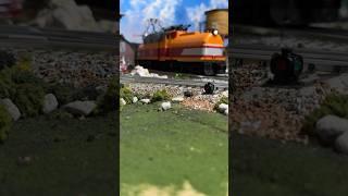 Lionel Milwaukee Road Bipolar E-3 and passenger cars #lioneltrains #shorts