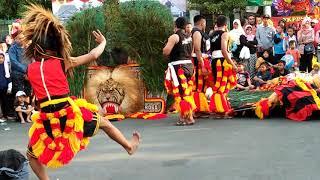 Atraksi Super Keren Reog Ponorogo Bersama Jatil Cantik