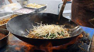 amazing skill pad thai master - thai street food