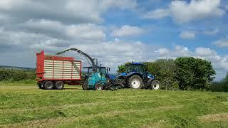 Silage 2021 - NH T6020 with Mengele SH40 trailed harvester