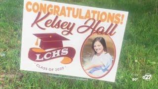 Tallahassees high school seniors honored with signs of achievement
