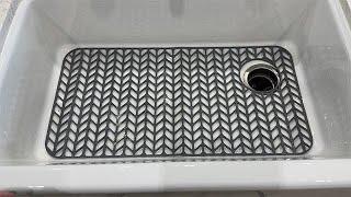 Protect your farmhouse sink with this silicone sink mat