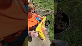 AMERICAN HUSBAND PLANTS TULIPS AND DAFFODILS  FILIPINA AND AMERICAN COUPLE  TEAM TAYLOR CHANNEL