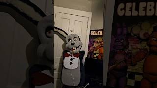 howd he get in there?? #fnaf #battington #tadc #jaxdigitalcircus #fnafcosplay #youtubeshorts #yeah