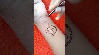 Stylish D Letter Tattoo Mehndi Design #shorts #mehndi #tattoo #letters #tattooforgirls #heenatatto