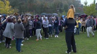 Student-led group rallies in support of Hazard High Principal