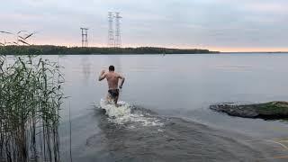 Лайфхак если не решаетесь купаться в холодной воде или при сильном ветре