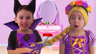 Alice Dress Up as Rapunzel and plays with magical mirrors  best Princesses Stories