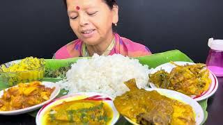 BIGBITES EATING RICEBWITH VEG DAL KACHKI CHORCHORI POMFRET SORSHEGURJALI CURRY।।