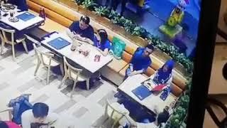 AKSI PENCURI TEREKAM CCTV DI SEBUAH KAFE