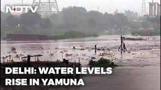 Water Levels In Yamuna Rise After Heavy Rains In Delhis Catchment Areas