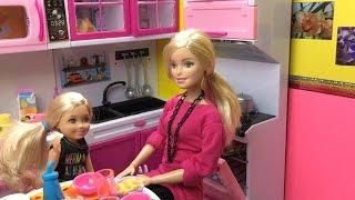 ️Barbie Ailesi️ 11.Bölüm - Türkçe Barbie Videoları İzle