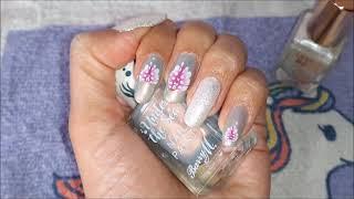 MANICURA UTILIZANDO ESMALTES DE BARRY M.