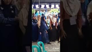 Video lagi viral kakak2 joget di depan teman teman