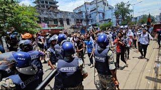 বগুড়ায় কোটা আ*ন্দো*লন-কা-রী ও পু-লি*শে-র মধ্যে ধা-ও-য়া পা-ল্টা ধা*ও-য়া ১৮২৪