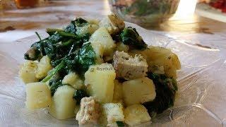 Papas con fenogrecoalholva y espinacas Aloo Methi vegansin gluten ni lactosa