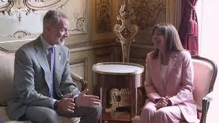 S.M. el Rey mantiene un encuentro con la alcaldesa de París Sra. Anne Hidalgo