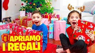 VLOG APRIAMO TUTTI I REGALI DI FIGLIACHIARA E FIGLIODIEGO RICEVUTI DA BABBO NATALE #mgfc #vlogmas