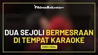 Viral Pasangan Sejoli Bermesraan Diduga di Tempat Karaoke Warganet Salfok ke Cleaning Servicenya