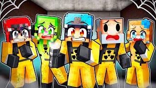 Surviving in a NUCLEAR BUNKER CHUNK With Crazy Fan Girl in Minecraft