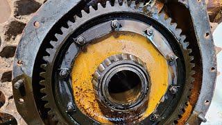 Caterpillar RD-4 Sprocket and Final Drive Removal