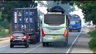 PO bus INTRA ngeblong hampir nabrak truk tronton