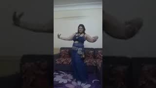 رقص ودلع ساخن مصرية بقميص النوم  Belly Dance Arab