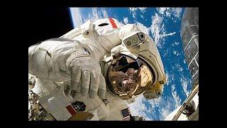 Astronaut im Weltraum 2015 Teil 1