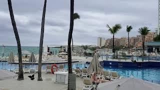 RIU Cancun pool area