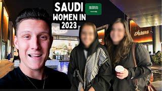 Saudi Girls Show Me How They Have FUN  RIYADH Nightlife الرياض