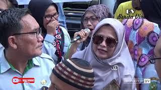 Gaji Ditahan Pegawai Perusahaan Daerah  PD   Pasar Medan Demo Depan Menara  Bank Mandiri