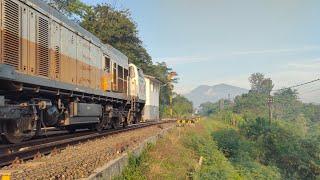 Transportasi Indonesia Live Kereta Ngebut di Stasiun Cibatu Garut