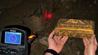 The Moment of Finding Treasure.  We Found Treasure With Gold Legend Metal Detector