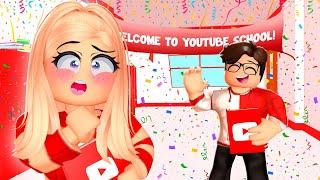 I WENT TO A YOUTUBE SCHOOL IN ROBLOX BROOKHAVEN