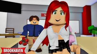 My TEACHER has a SECRET CRUSH on ME ROBLOX MOVIE CoxoSparkle2