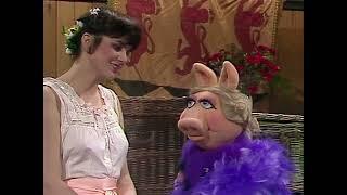 The Muppet Show - 523 Linda Ronstadt - Backstage #1 1981