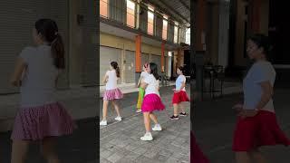 Viral goyang bareng enak dan happy #pegok #sesetan #denpasar #linedancebali #linedance #bali