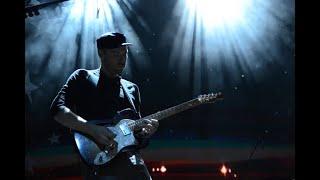 Coldplay - A Sky Full Of Stars Jonnys amazing guitar riff