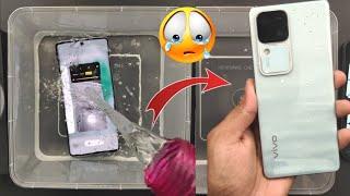 Vivo V30 5G Water Test  iP54   Lets Check if Vivo V30 is Waterproof Or Not