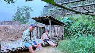 Mr. Dong Completed the duck coop to help the poor girl. Ngoc Han sowed vegetable seeds. Cook dinner