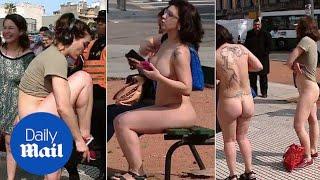 Wanita telanjang memprotes objektifikasi di luar kongres Argentina - Daily Mail