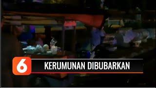 Polisi Bubarkan Kerumunan Warga yang Merayakan Tahun Baru di Kemayoran  Liputan 6