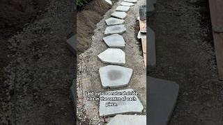 How to lay Stepping Stones set in mortar. #flagstone #diy #home #construction #hardscape