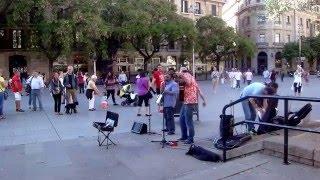 JUSTI & GON SEXY MUSICIANS   BARCELONA STREET MUSIC 1