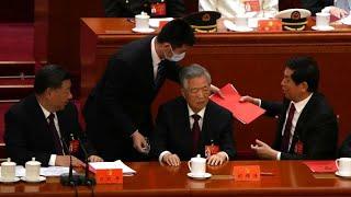 Ху Цзиньтао бывший лидер Китая был выведен из зала заседаний…