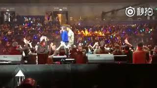 FANCAM 171110 Kris Wu x Pharrell Williams - Double 11 Day 3