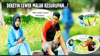 PRANK TELPONAN SAMA PACAR ROMANTIS DI DEPAN CEWEK TIBA-TIBA LIHAT MAKHLUK ANEH‼️