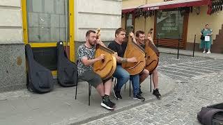 Музичний ФРОНТ _ Їхав їхав козак містом  тріо бандуристів 