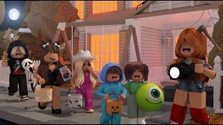 Family Go TRICK OR TREATING *HALLOWEEN SPECIAL HAUNTED MANSION...* VOICES Roblox Bloxburg Roleplay