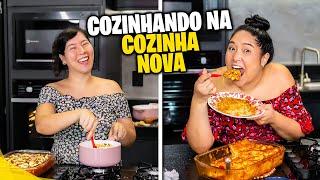 Primeira Vez Cozinhando Na Cozinha Nova Da Maru e Bomba  Blog Das Irmãs